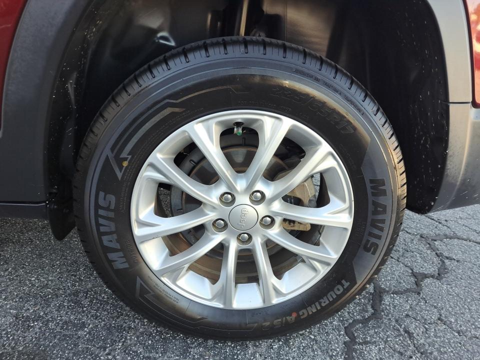 Used 2019 Jeep Cherokee SUV