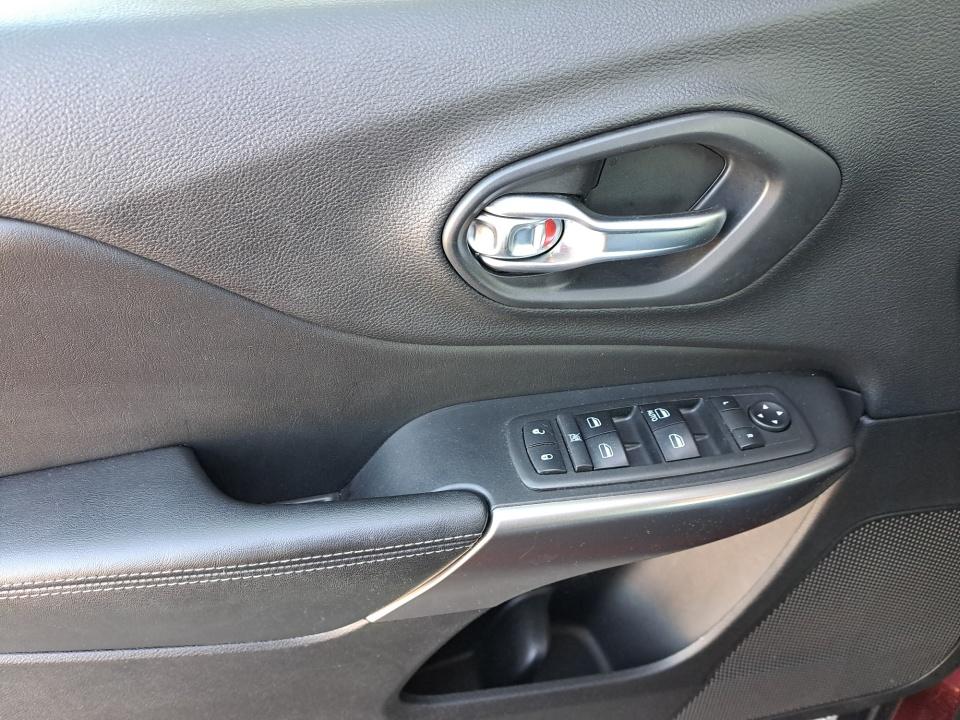 Used 2019 Jeep Cherokee SUV