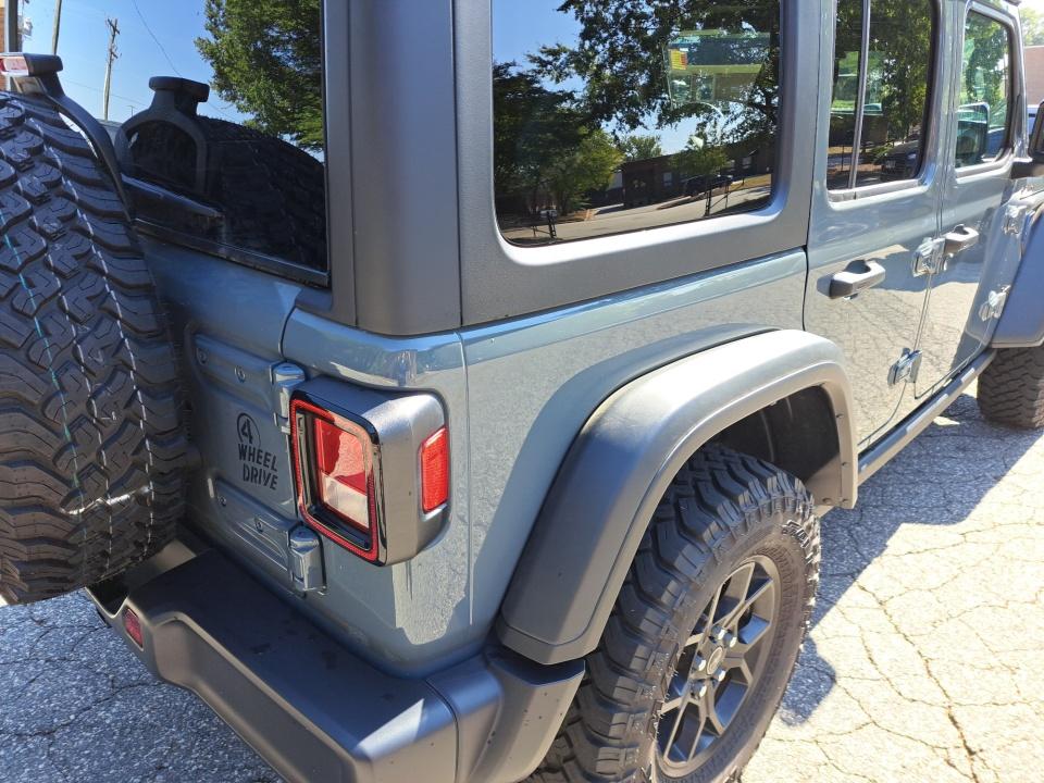 Used 2025 Jeep Wrangler SUV