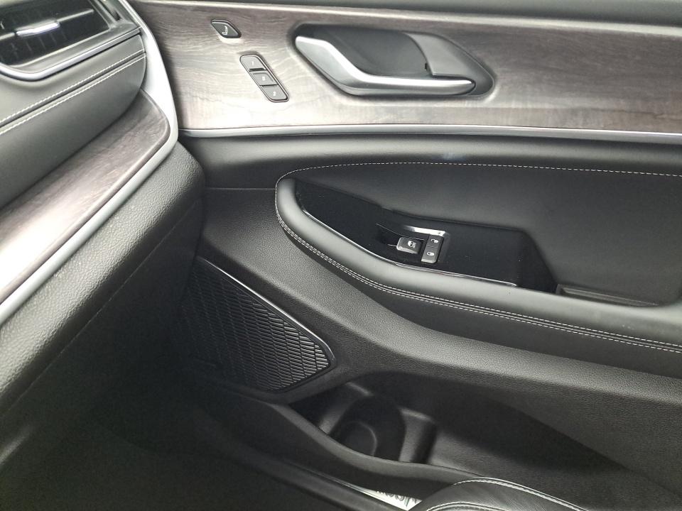Used 2023 Jeep Grand Cherokee SUV