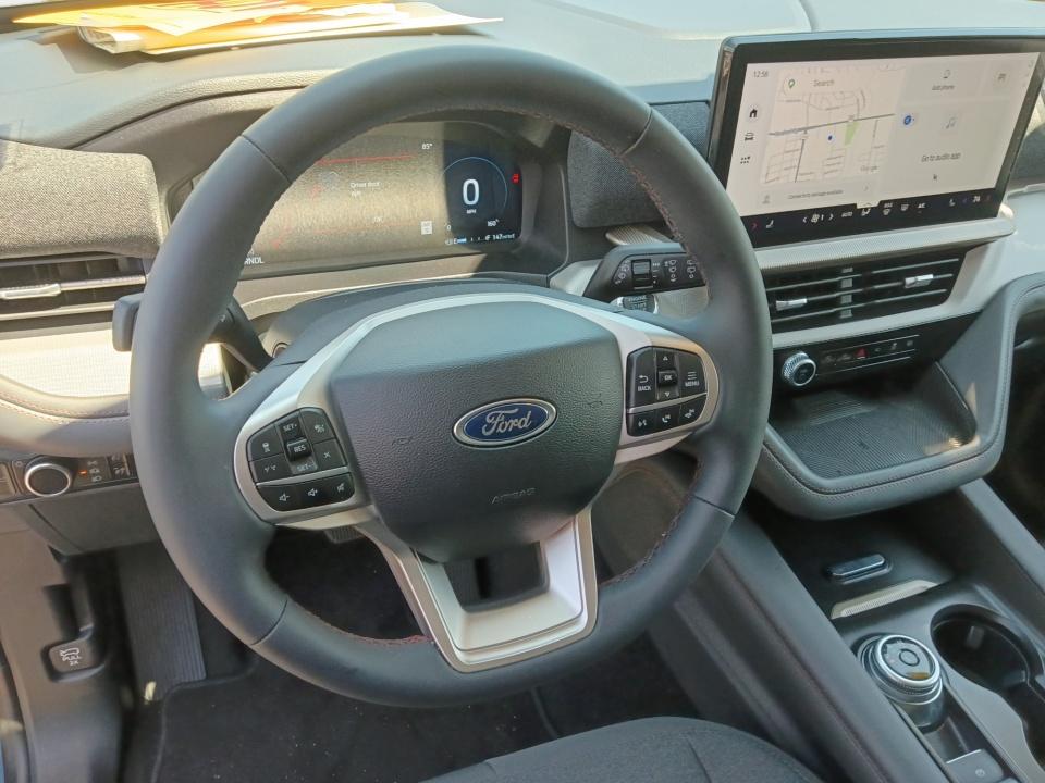 Used 2025 Ford Explorer SUV