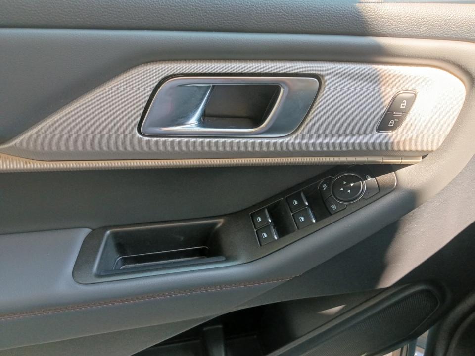 Used 2025 Ford Explorer SUV