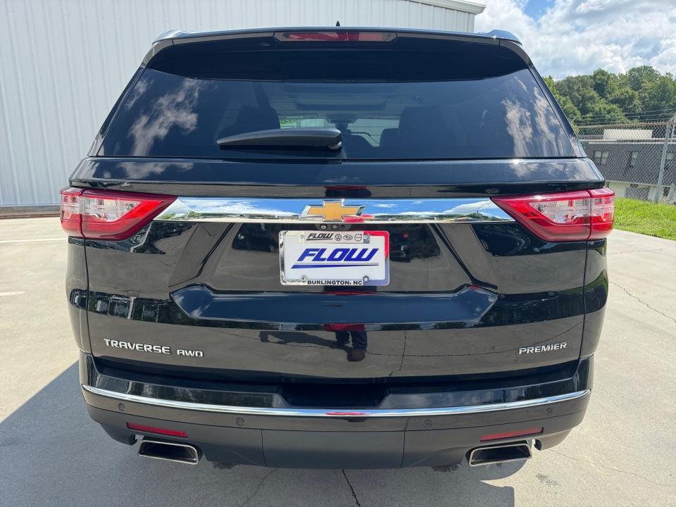 Used 2021 Chevrolet Traverse SUV