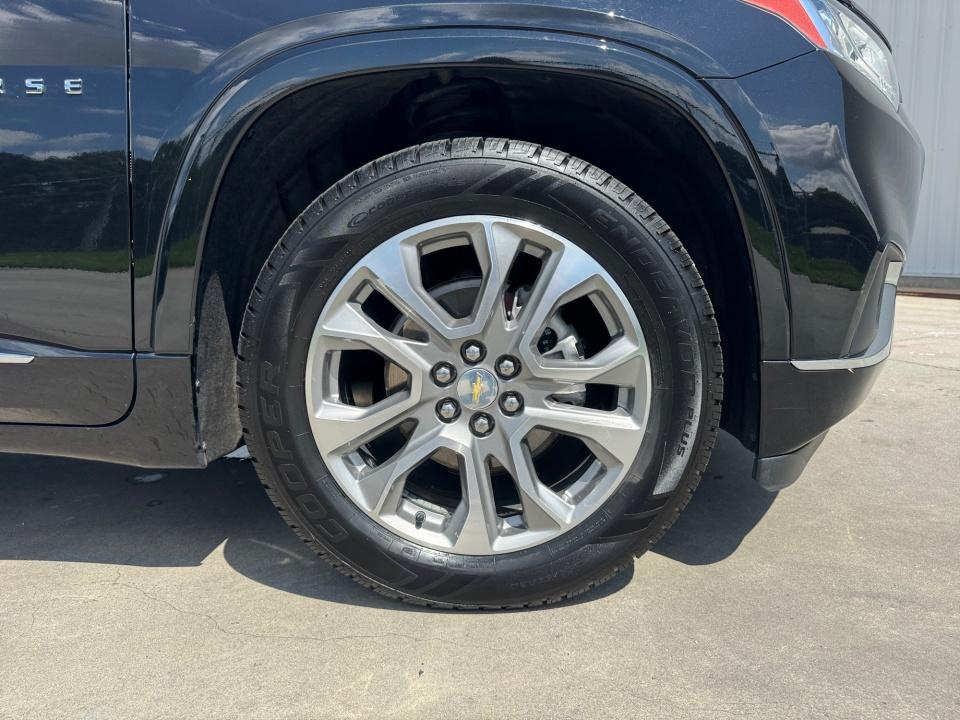 Used 2021 Chevrolet Traverse SUV