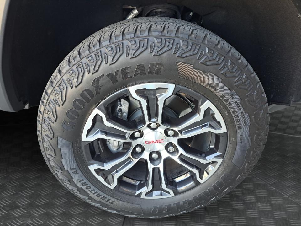 Used 2024 GMC Canyon Truck