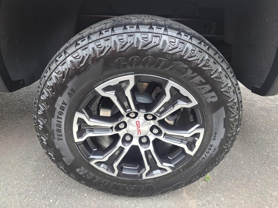Used 2024 GMC Canyon Truck