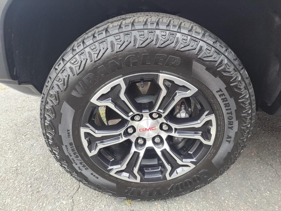 Used 2024 GMC Canyon Truck