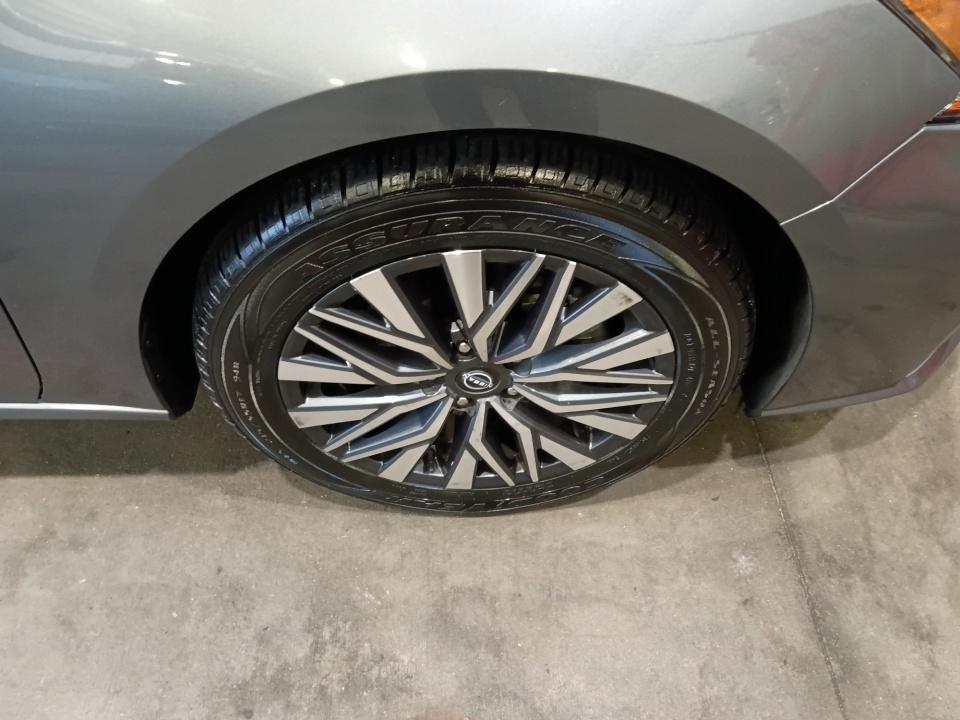 Used 2025 Nissan Altima Sedan
