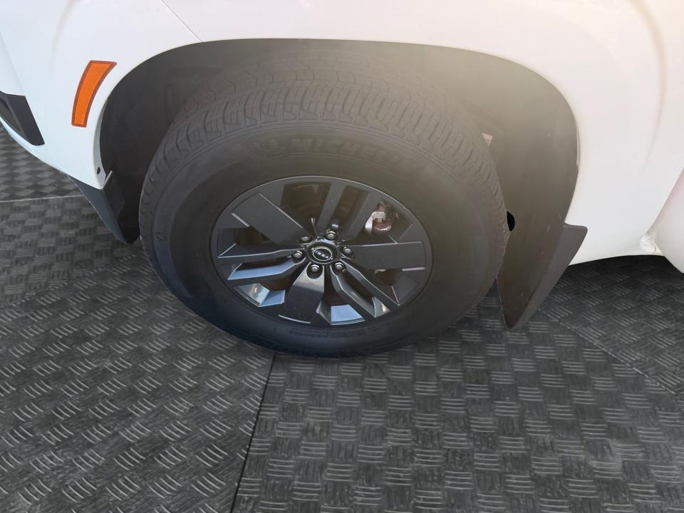 Used 2025 Nissan Frontier Truck
