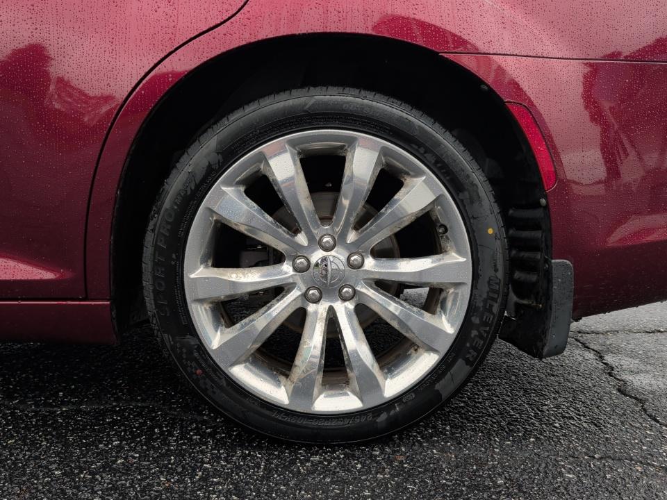 Used 2017 Chrysler 300C Sedan
