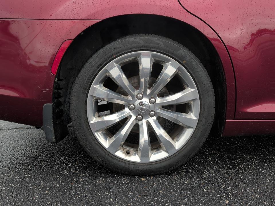 Used 2017 Chrysler 300C Sedan