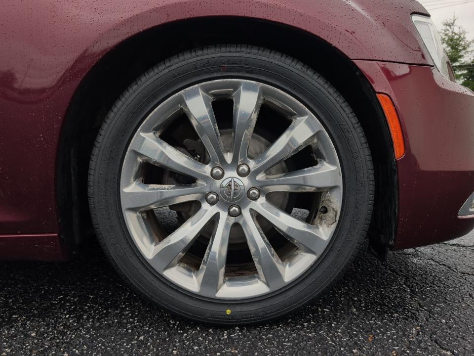 Used 2017 Chrysler 300C Sedan