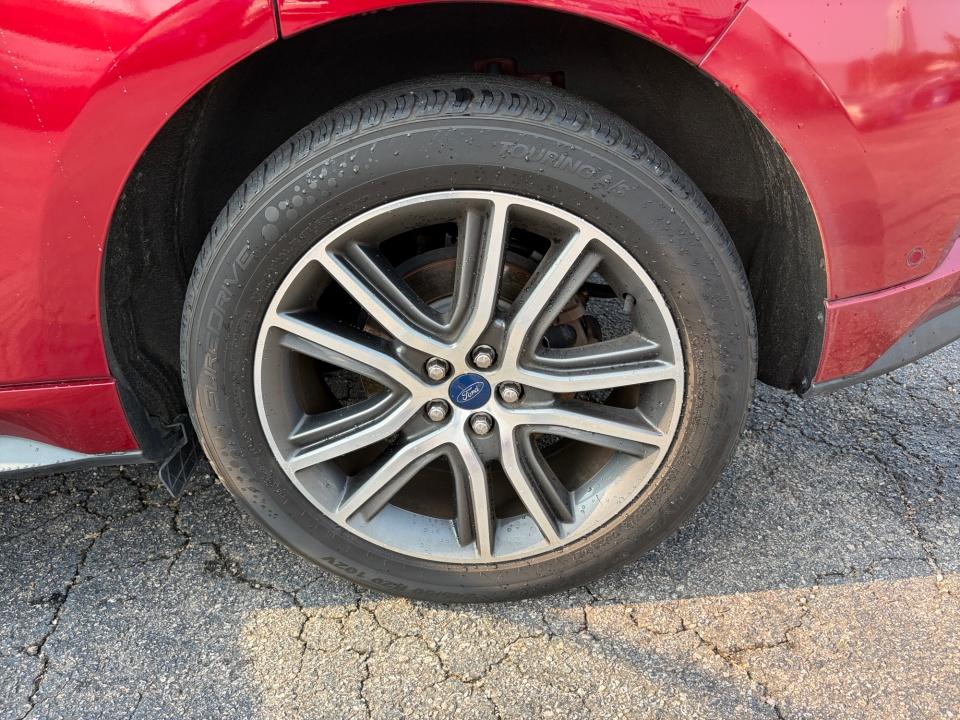 Used 2019 Ford Edge SUV