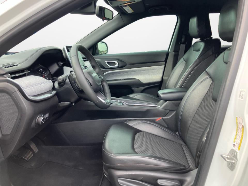 Used 2025 Jeep Compass SUV
