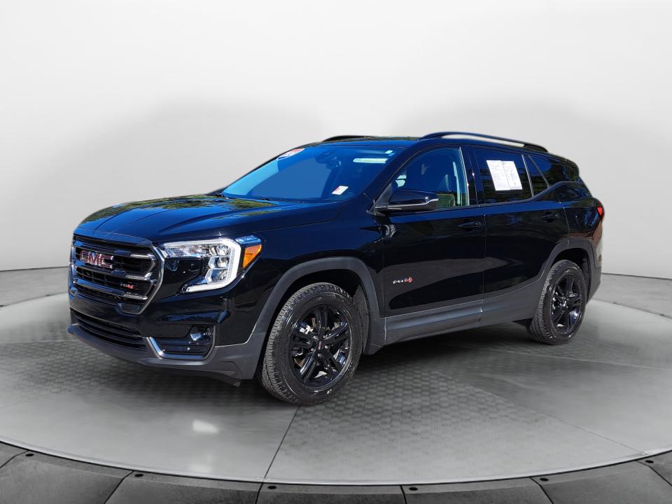 Used 2024 GMC Terrain SUV