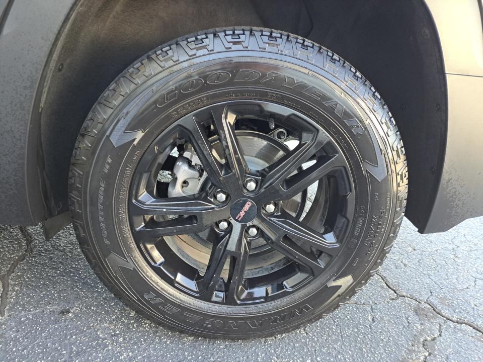 Used 2024 GMC Terrain SUV