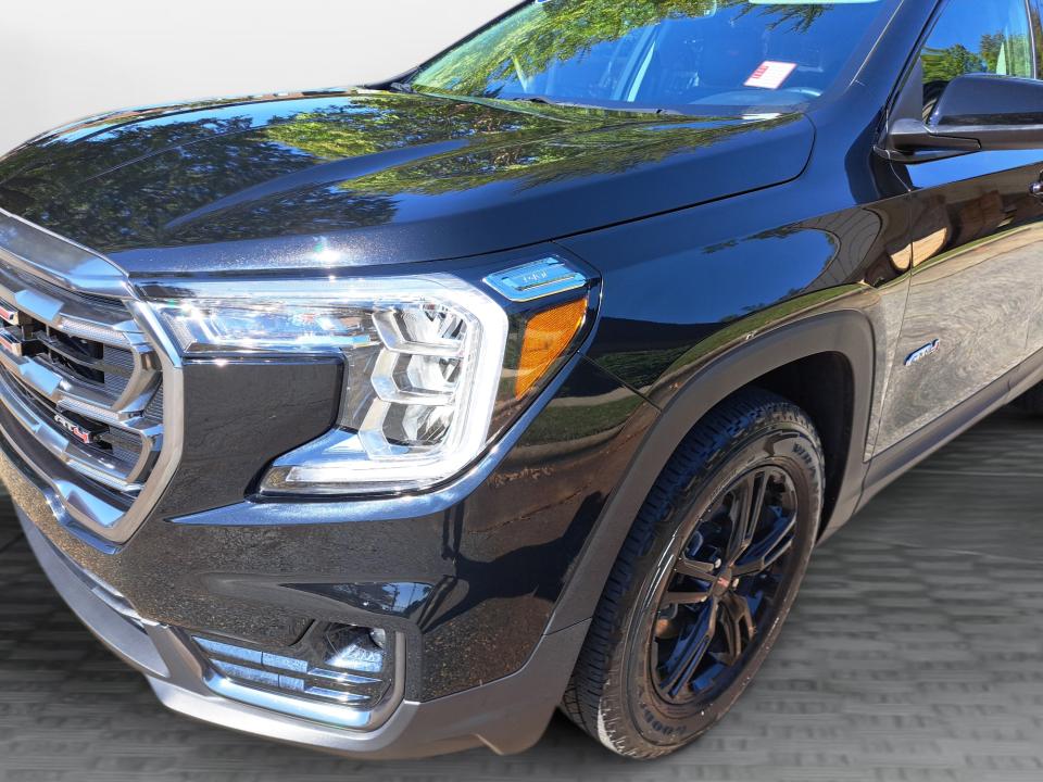 Used 2024 GMC Terrain SUV