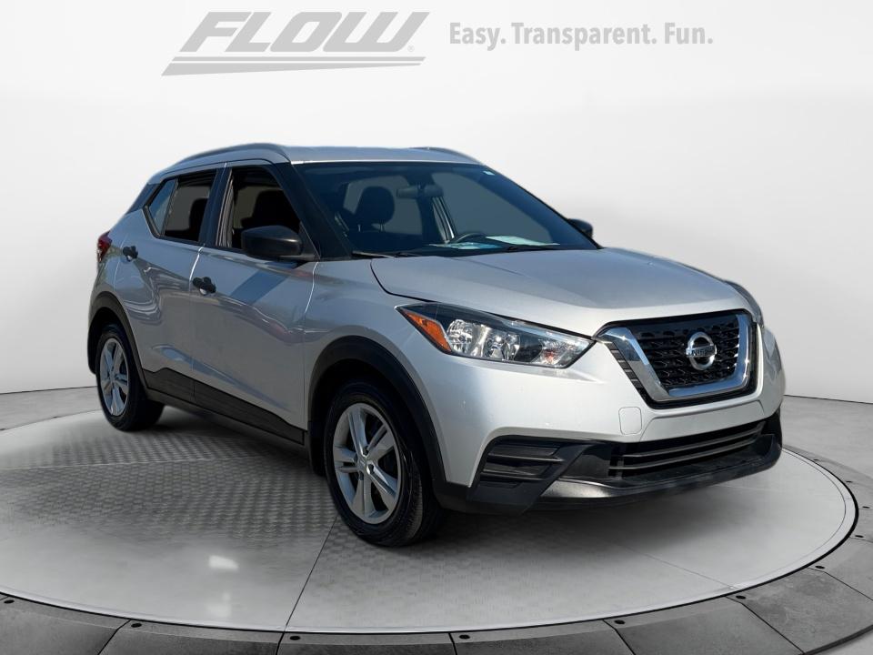 Silver 2018 Nissan Kicks SUV / Crossover Front-Wheel Drive Automatic