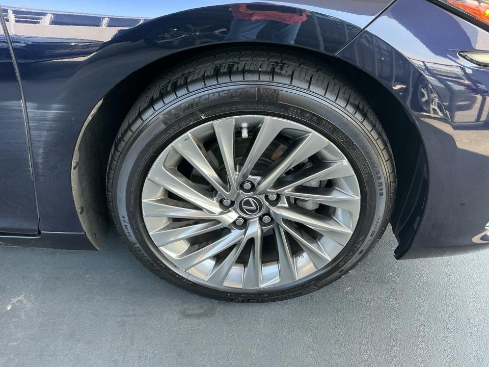Used 2019 Lexus ES 350 Sedan