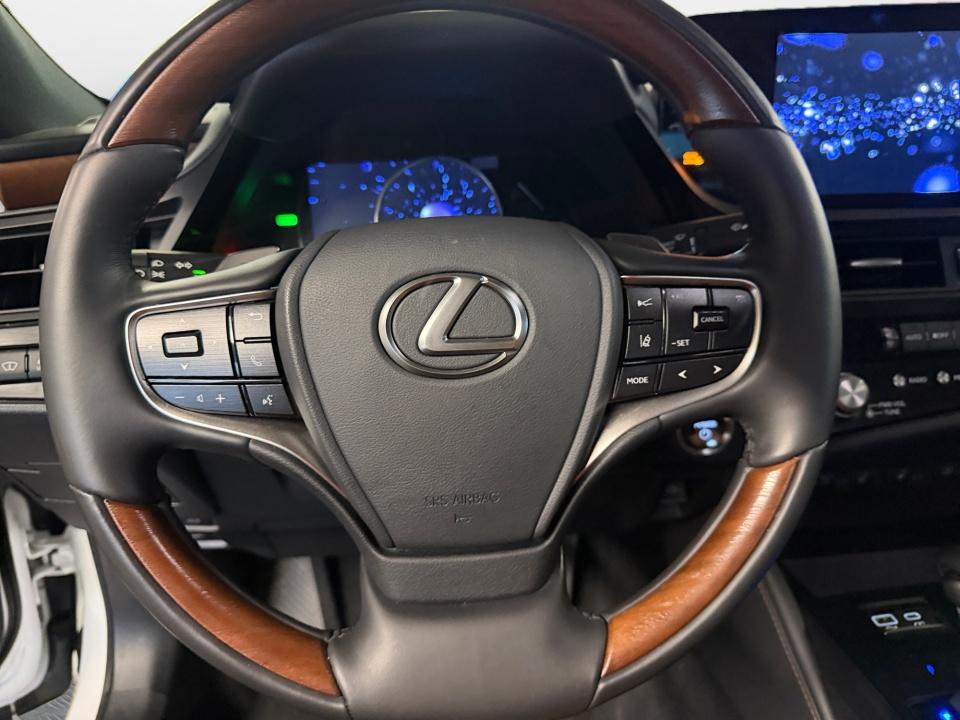 Used 2025 Lexus ES 300h Sedan