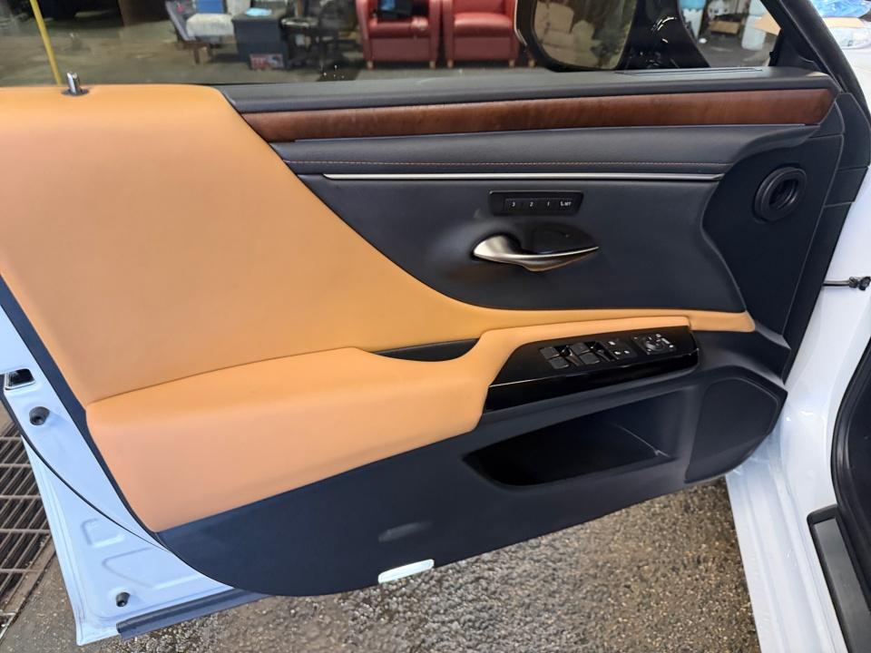 Used 2025 Lexus ES 300h Sedan