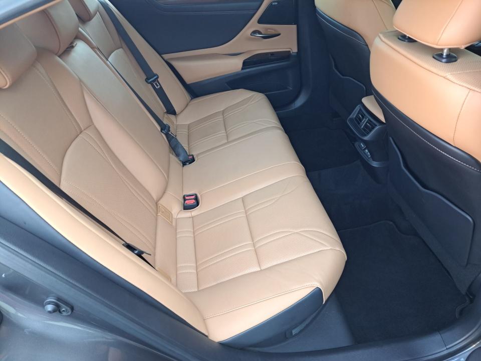 Used 2023 Lexus ES 300h Sedan