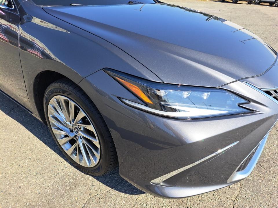 Used 2023 Lexus ES 300h Sedan