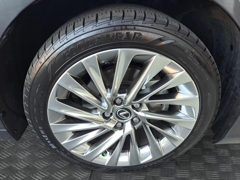Used 2023 Lexus ES 300h Sedan