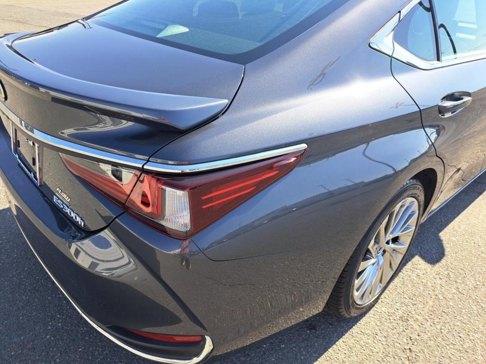 Used 2023 Lexus ES 300h Sedan