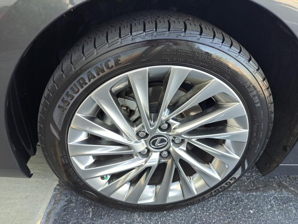 Used 2023 Lexus ES 300h Sedan
