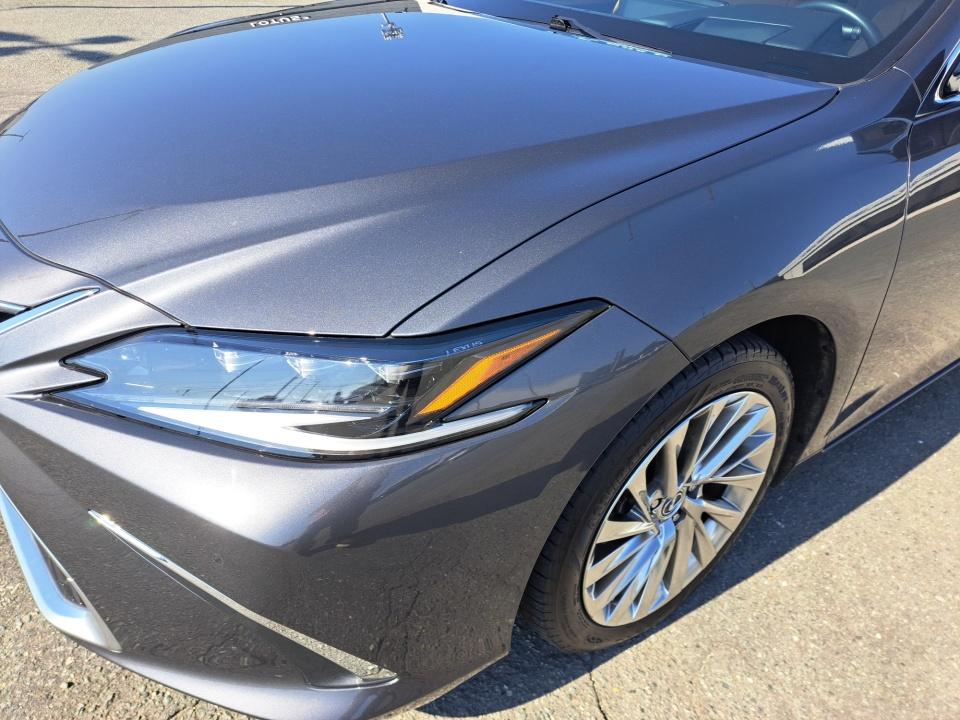 Used 2023 Lexus ES 300h Sedan