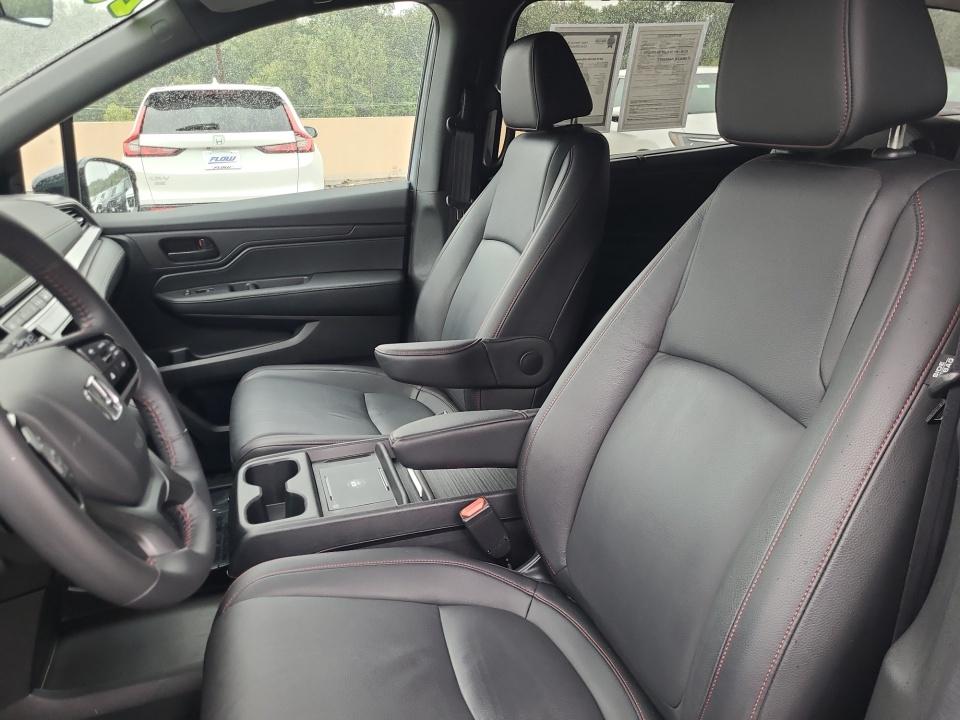 Used 2025 Honda Odyssey Van