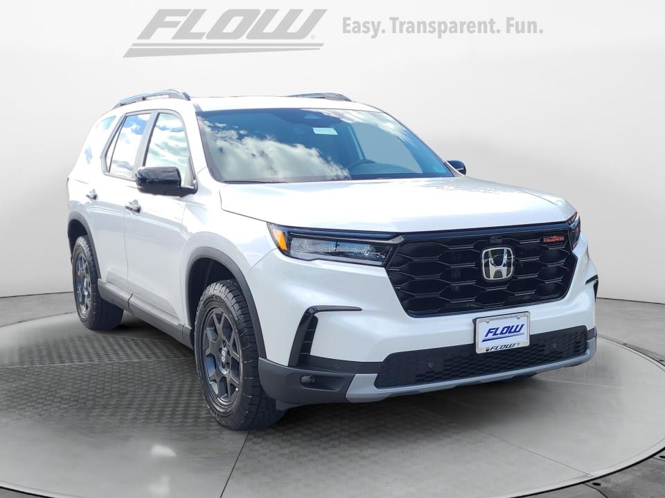 2025 Honda Pilot TrailSport's photo