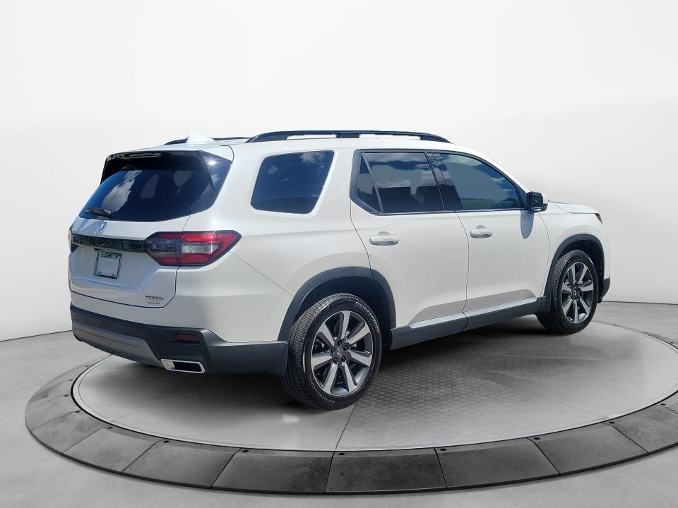 Used 2025 Honda Pilot SUV