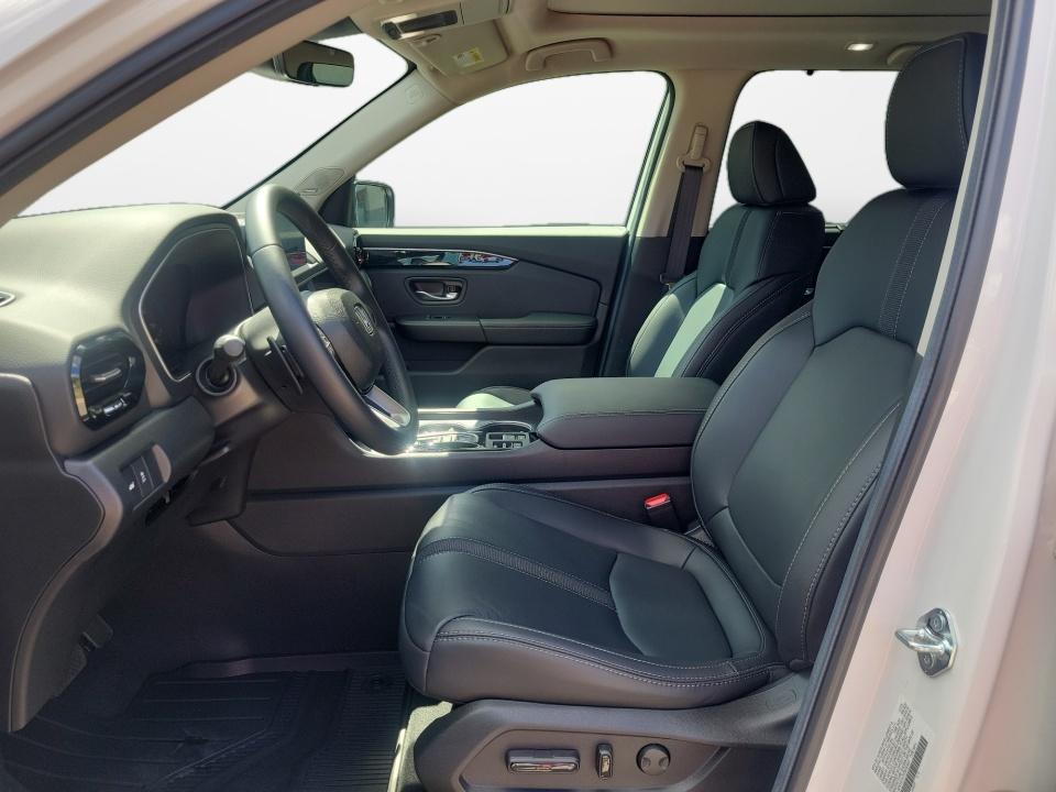 Used 2025 Honda Pilot SUV