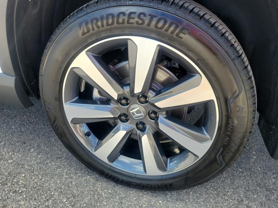 Used 2025 Honda Pilot SUV