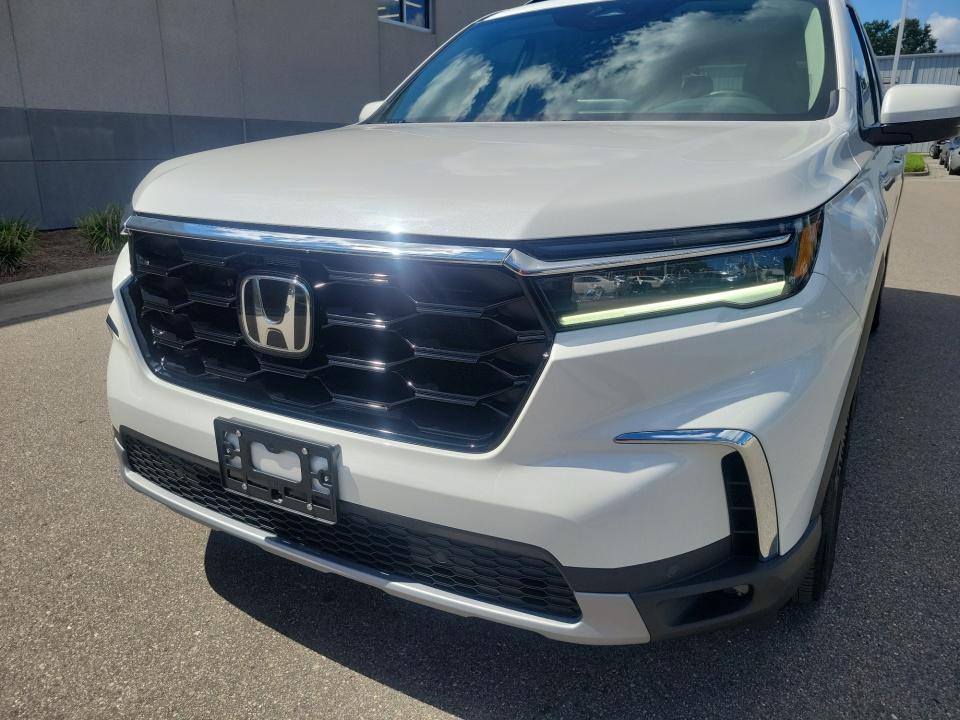 Used 2025 Honda Pilot SUV