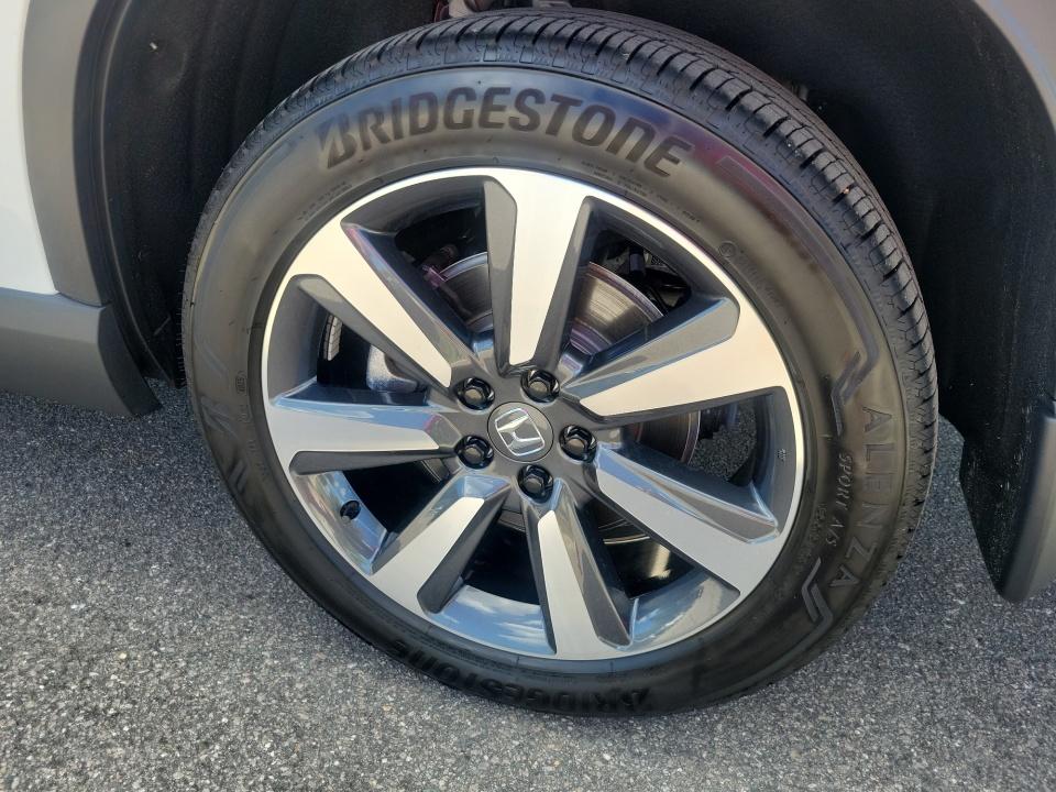 Used 2025 Honda Pilot SUV