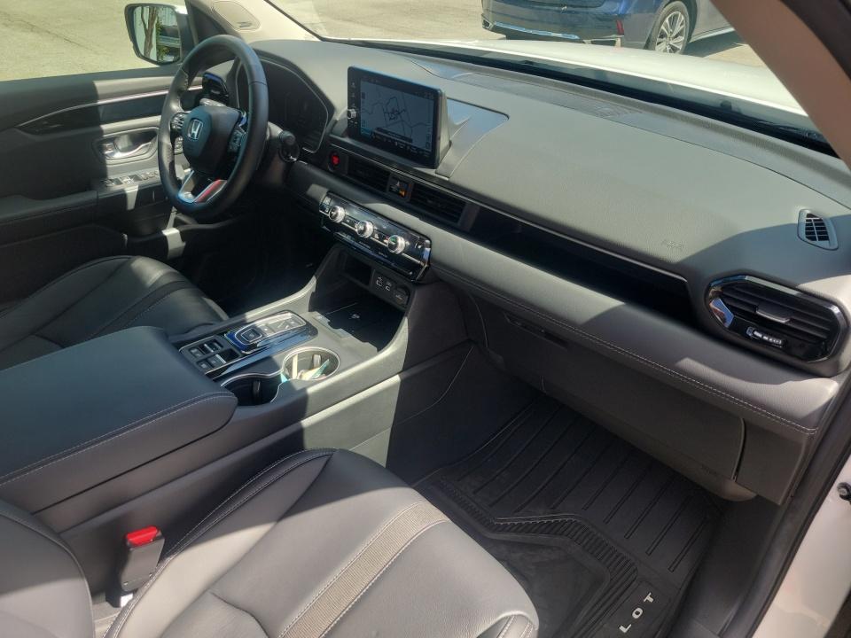 Used 2025 Honda Pilot SUV