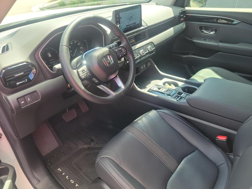 Used 2025 Honda Pilot SUV