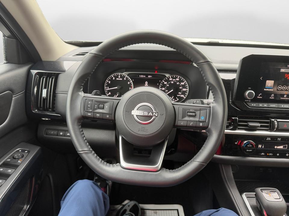 Used 2025 Nissan Pathfinder SUV