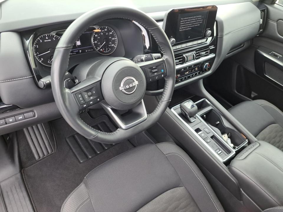 Used 2025 Nissan Pathfinder SUV