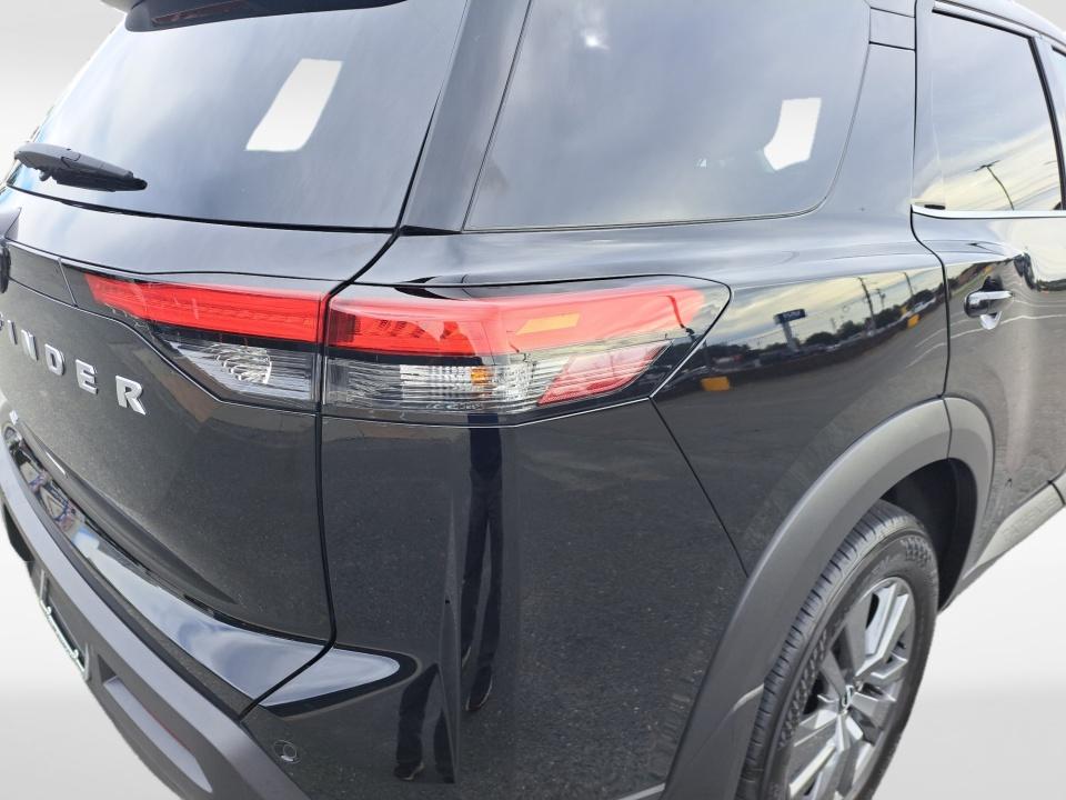 Used 2025 Nissan Pathfinder SUV