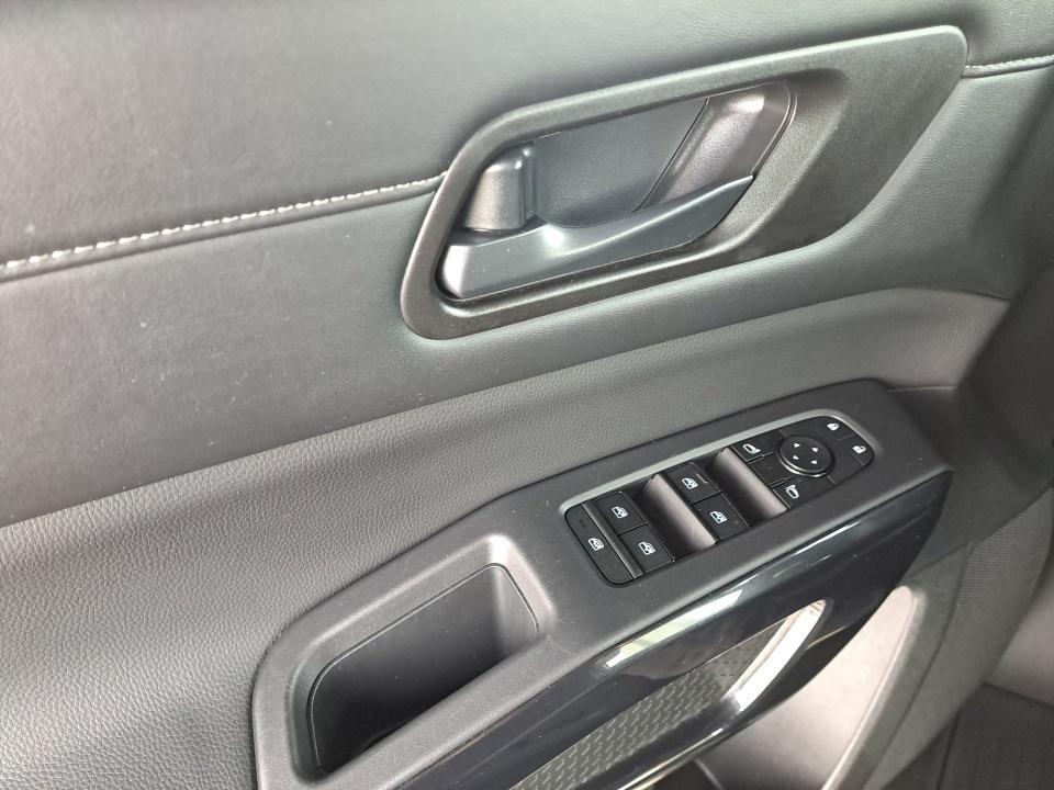 Used 2025 Nissan Pathfinder SUV