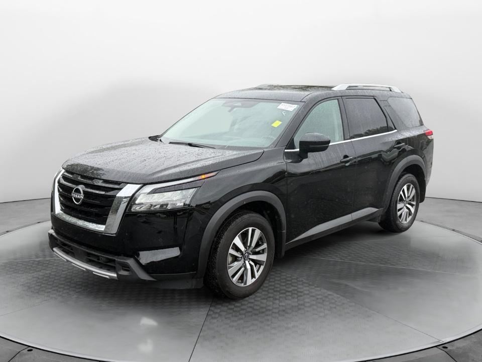 Used 2025 Nissan Pathfinder SUV
