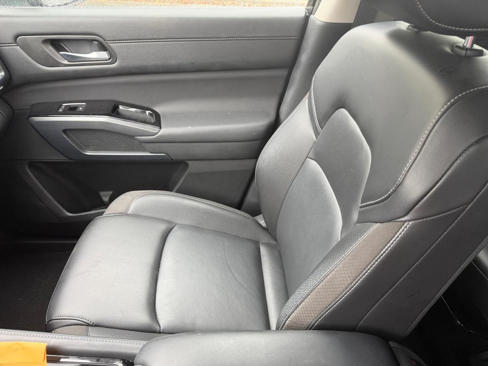 Used 2025 Nissan Pathfinder SUV