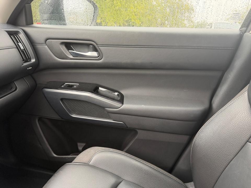Used 2025 Nissan Pathfinder SUV