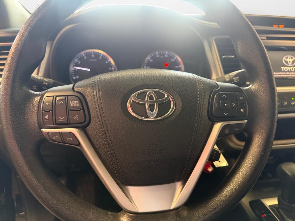 Used 2017 Toyota Highlander SUV