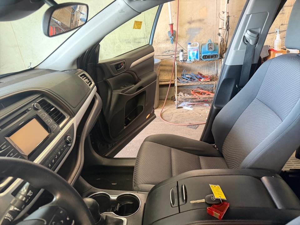 Used 2017 Toyota Highlander SUV