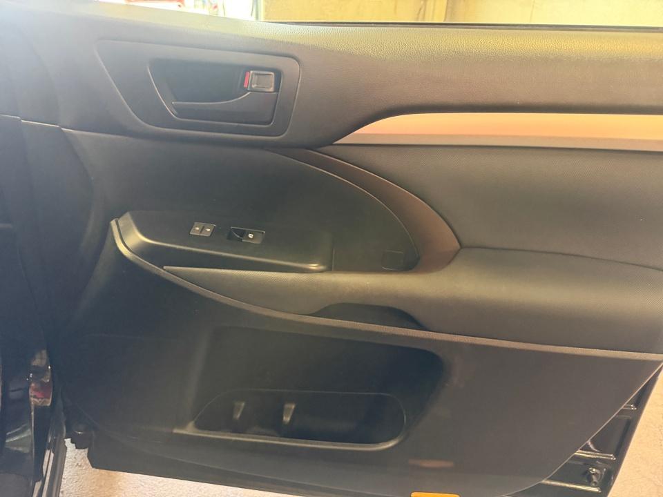 Used 2017 Toyota Highlander SUV